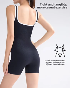 Tuta sportiva da donna senza cuciture a forma di U con un bellissimo Design con scollo a v posteriore - Product Image 3