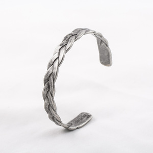 Pulsera Trenzada Geométrica de Plata Tibetana, Joyería Unisex XYB0070 - Product Image 1