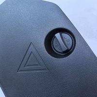 Plaque de signalisation triangulaire en plastique pour coffre Peugeot 4008 Citroën C5 Aircross Peugeot 5008 YL00569980