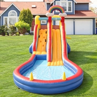 Toboggan aquatique gonflable d'extérieur pour enfants, avec mur d'escalade et piscine à jets d'eau, idéal pour les fêtes d'été