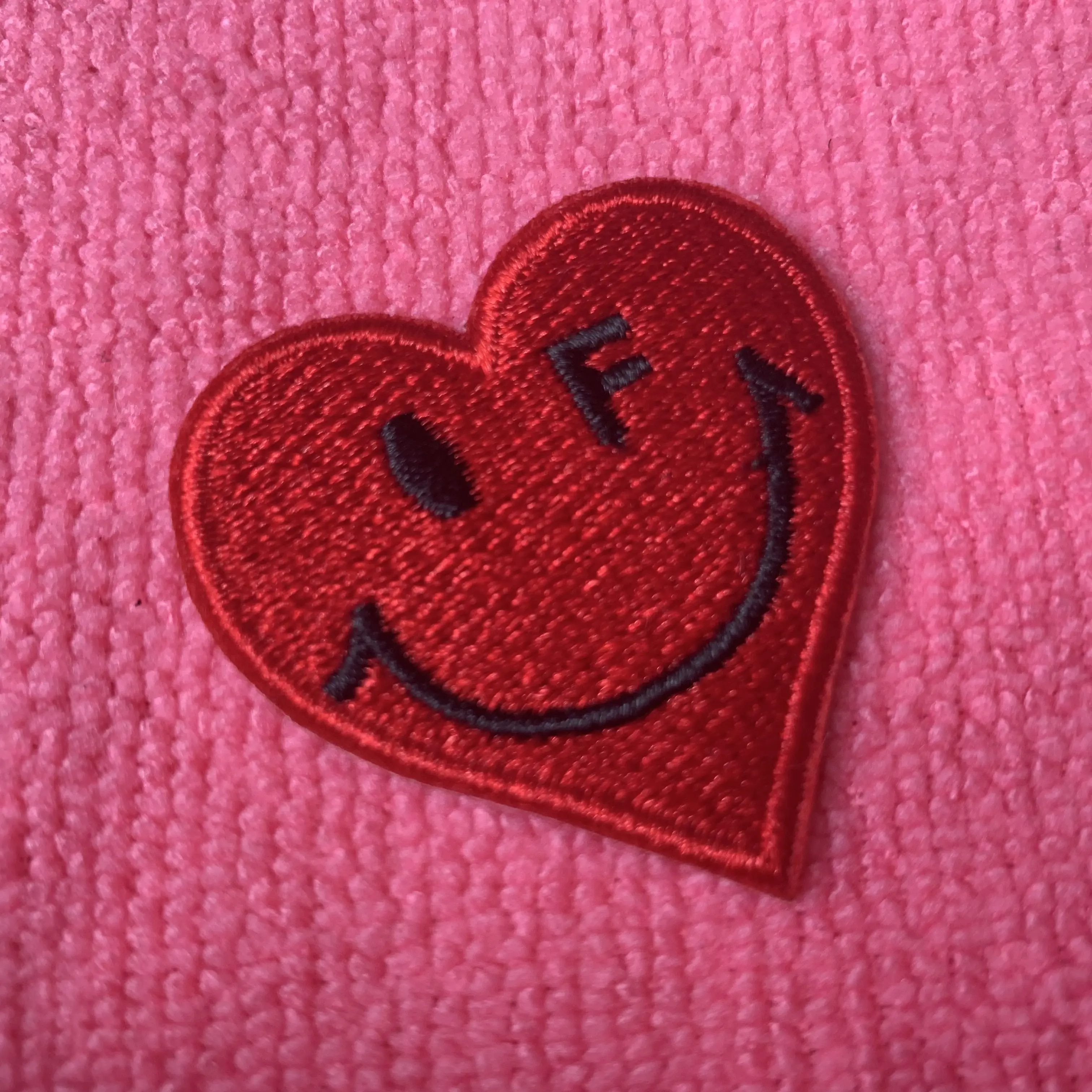 bright red color 100% full embroidery emblem,die cut heart logo fabric embroidery patch for jeans