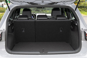 Para <span class=keywords><strong>Golf</strong></span> 8 2025 280TSI Automático R-Line Lite Coche de Gasolina Interior Izquierdo con Turbo Techo Panorámico de 5 Puertas Nuevo de China - Product Image 6