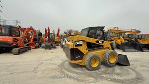 Chargeuse compacte Caterpillar Cat 246D d'occasion, 95% neuve, moteur Deutz 55 kW, charge nominale 1000 kg, modèle 2022, 4x4 - Product Image 3