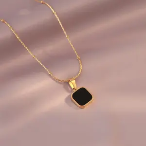 Collana minimalista con ciondolo quadrato nero in acciaio inossidabile per donna collana con gioielli squisiti alla moda coreana catena con clavicola