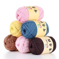 Fil de polyester en gros pour la couture, le tricot, le crochet, le fil à t-shirt pour vêtements et sacs