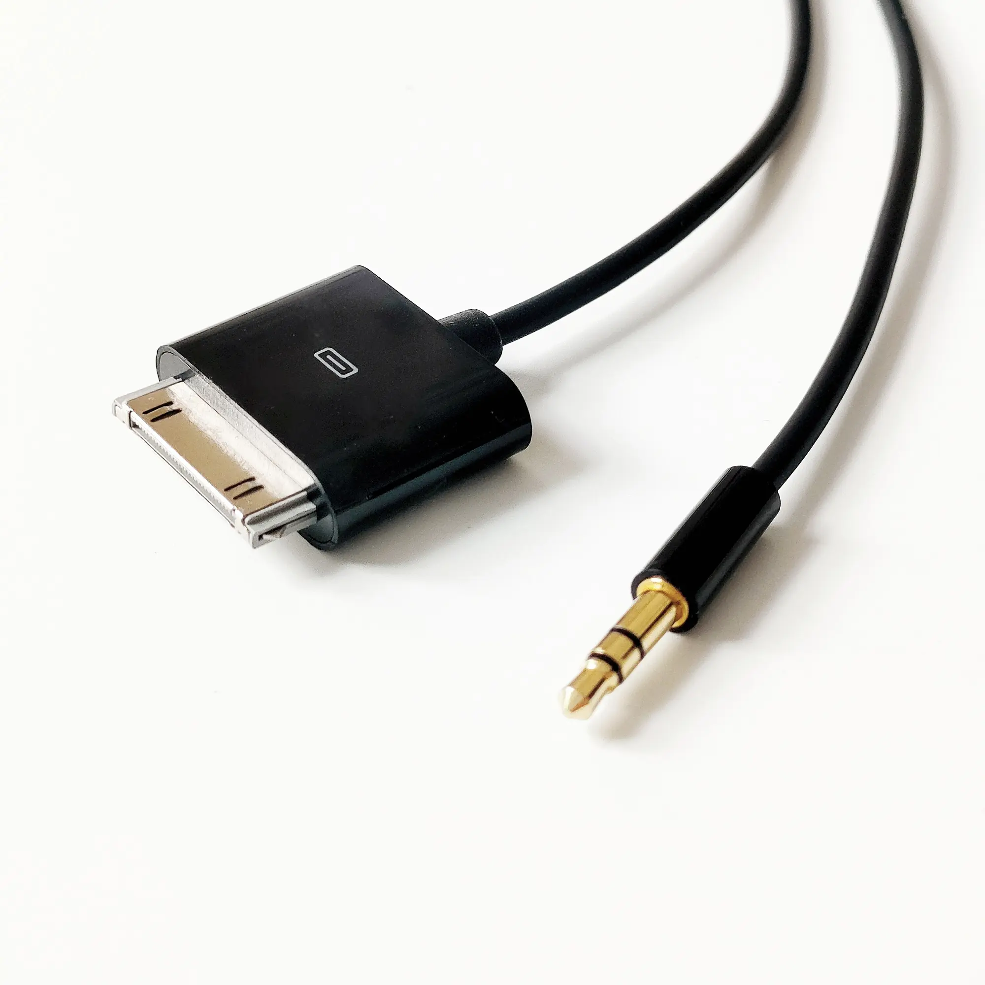 1.5 metre 30pin yuva konnektörü için 3.5mm Jack Line Out Aux uzatma kablosu için iPod/iPhone 3 4/iPad 1 2 3