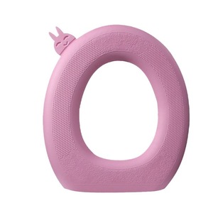 Cubierta de asiento de inodoro en forma de O de EVA con asa de conejo, impermeable, para uso doméstico - Product Image 1