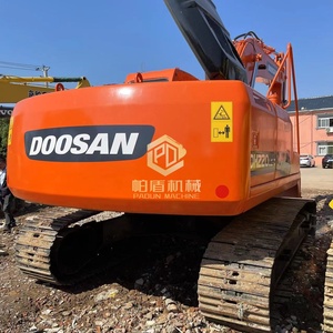 Excavatrice Doosan DX225LCA d'occasion, excavatrice Doosan d'occasion pour la construction routière, travaux de terrassement. - Product Image 3