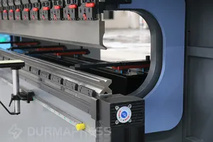 Durmapress 유럽 표준 WE67K 시리즈 135T3300 4mm 판금 플레이트 벤딩 머신