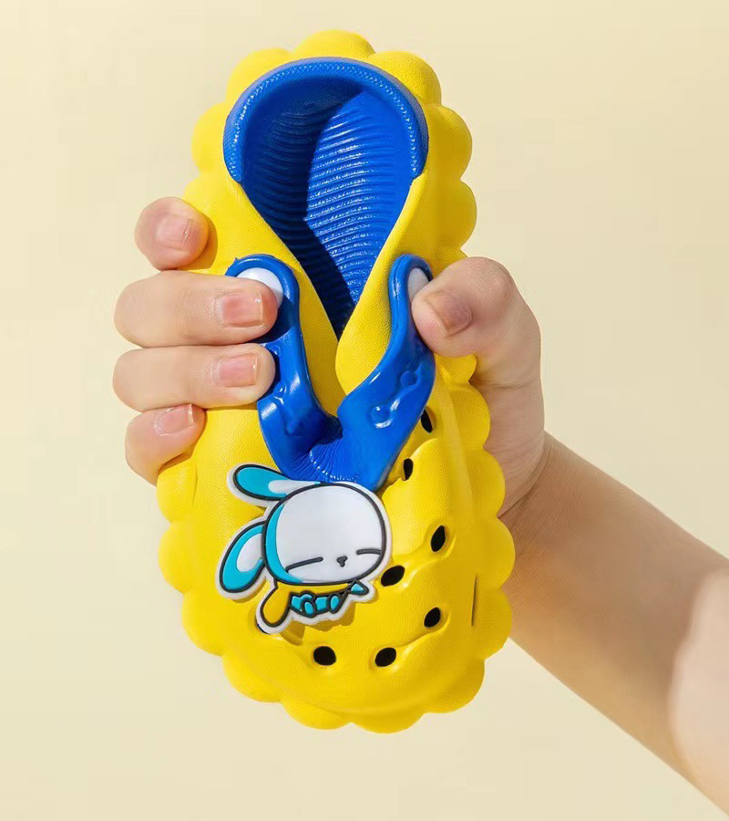 Cute Kids Slippers Clogs EVA Garden Beach Shoes Sandals Children Outdoor Slippers