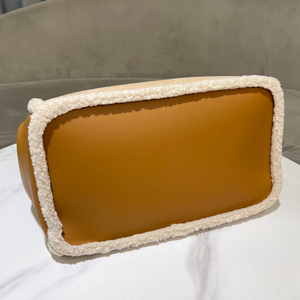 Luxury velvet chain bag, elegant style for women, perfect for both hand and <b>shoulder</b> use - Product Image 5