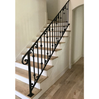 Escalier en fer forgé de style européen moderne à motifs artistiques avec rampes en acier inoxydable pour villas, installation supérieure, résistant à l'eau