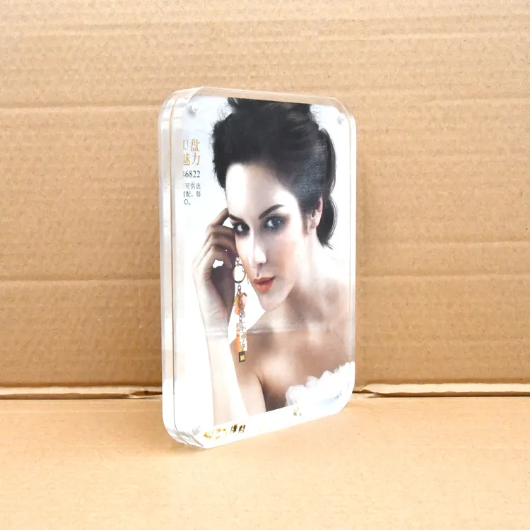 नि: शुल्क नमूने फैशनेबल बॉक्स तस्वीर फोटो फ्रेम चुंबक के साथ स्पष्ट एक्रिलिक फ्रेम