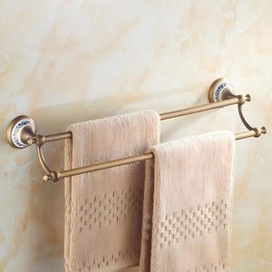 Accessoires de salle de bain en bronze antique : support pour sèche-cheveux, étagère porte-manteau et serviettes, barre de douche, porte-savon, brosse WC - Product Image 2