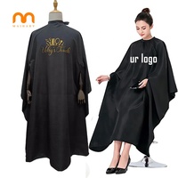 Cape de Barbier en Polyester Imperméable avec Logo Brodé Personnalisé pour Salon de Coiffure et Barbershop