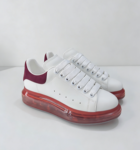 Chaussures de marche confortables de haute qualité à semelles épaisses. Design luxueux de talon en velours blanc et rouge. Chaussure décontractée à semelle épaisse et surélevée - Product Image 1
