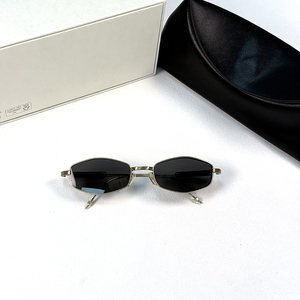 <span class=keywords><strong>Gafas</strong></span> <span class=keywords><strong>de</strong></span> Sol Retro <span class=keywords><strong>de</strong></span> Titanio para <span class=keywords><strong>Mujer</strong></span>, Modelo MM218, <span class=keywords><strong>Modernas</strong></span> y Elegantes con Lentes UV400, Montura Irregular, <span class=keywords><strong>Gafas</strong></span> Monster para Hombre y <span class=keywords><strong>Mujer</strong></span> - Product Image 3