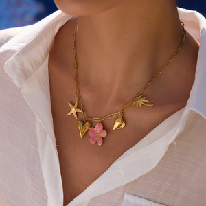 Collar de acero inoxidable con dijes de flores, colgante chapado en oro para mujer, joyería de moda, look de vacaciones de verano - Product Image 3