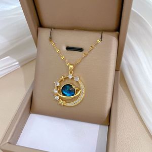 Collana Unisex Trendy con Ciondolo <span class=keywords><strong>Saturno</strong></span> in Zirconi, Catena in Acciaio Inox 316L Placcato Oro 18K, Design Stella e <span class=keywords><strong>Pianeta</strong></span>, per Uso Quotidiano - Product Image 4