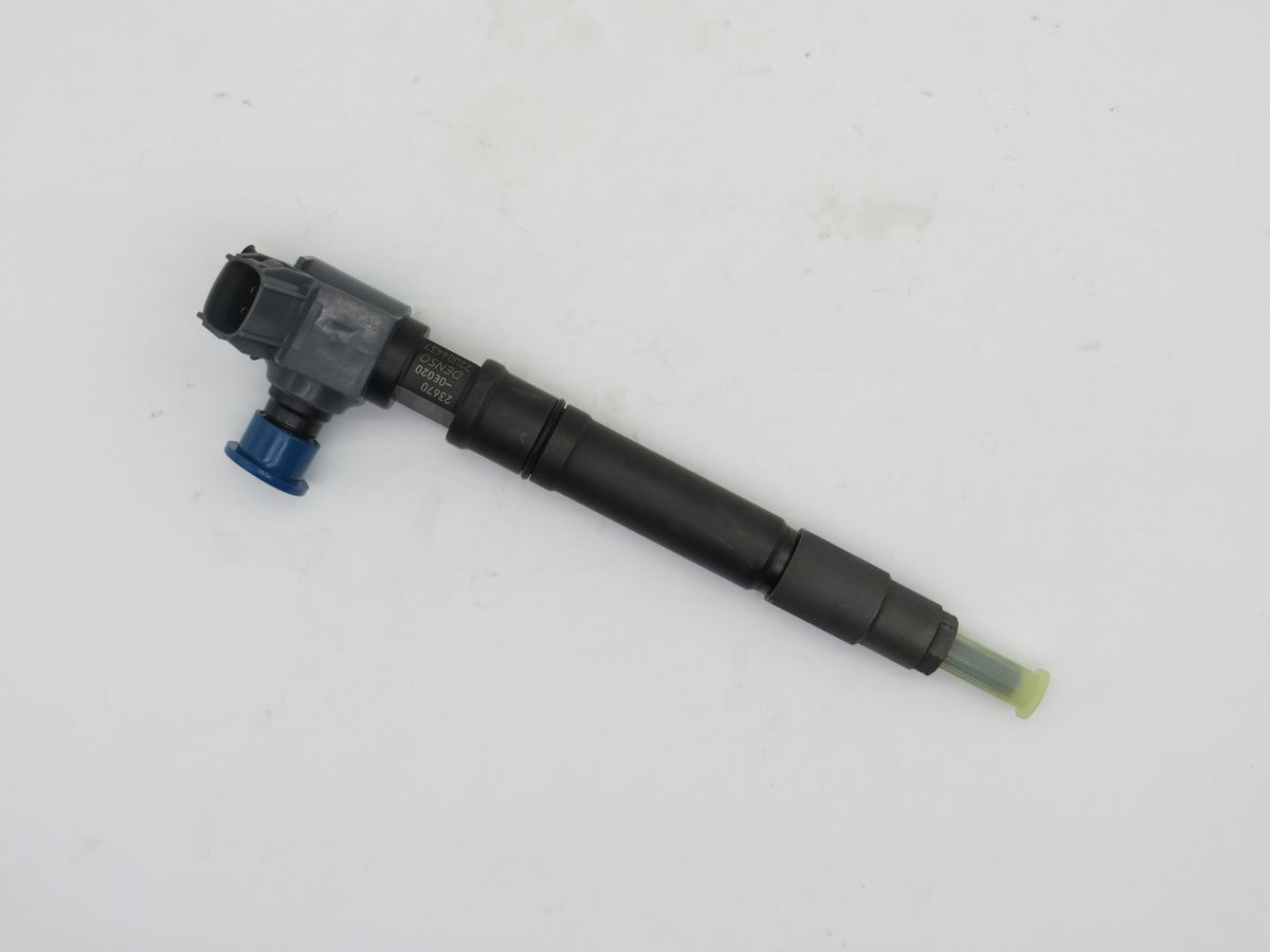 common rail injector 23670-0E020 23670-09430  for toyota HILUX 2GD-FTV  injector nozzle 23670-0E020 23670-09430  295700-0560