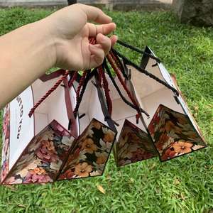 Bolsa de Regalo de Cartón Kraft Hecha a Mano, Multicolor, Tamaño Personalizado, Embalaje Ecológico, Laminación Mate, Logotipo, Bolsa para Llevar Pizza, Bolsa de Compras - Product Image 6