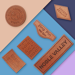 Etiquetas personalizadas de cuero PU rectangulares para bolsos, ropa y prendas de vestir, con relieve, material de primera calidad. - Product Image 2
