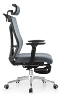 Chaise de bureau à dossier haut en maille avec appui-tête, accoudoirs réglables, support lombaire, mécanisme d'inclinaison, base chromée et roulettes pour le lieu de travail