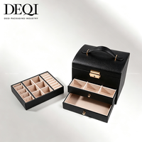 DEQI Vente en gros en stock, boîte de rangement à bijoux de voyage multicouche en cuir, organiseur de bijoux de luxe pour femme