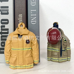 Décoration murale de Noël Qi Hang en forme de combinaison de pompier, cadeau pour le salon - Product Image 2