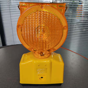 Feux de signalisation clignotants solaires à LED pour barricades routières, haute visibilité et protection IP68 pour <span class=keywords><strong>la</strong></span> sécurité routière, 20 ans d'expérience en vente en gros - Product Image 2