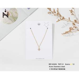 Collier en acier inoxydable avec diamant en forme de croix - Product Image 3