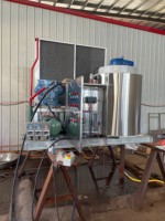 Mesin Pembuat Es Serpih Robin 10 Ton Per Hari SS304 Food Grade Pendingin Udara Kontrol PLC Kompresor untuk Daging dan Makanan Laut