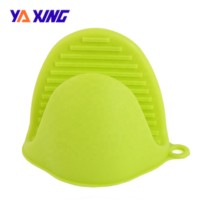 Maniques de <span class=keywords><strong>four</strong></span> en <span class=keywords><strong>silicone</strong></span> épaisses et résistantes à la chaleur, fabriquées en matériau de qualité alimentaire supérieure - Product Image 3