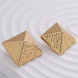 Bán Buôn Nhà Máy Tùy Chỉnh Kích Thước Hình Học Thời Trang Sang Trọng Cubic <span class=keywords><strong>Fancy</strong></span> Kim Loại Vàng Nút Cho Phụ Nữ Áo Sơ Mi - Product Image 5