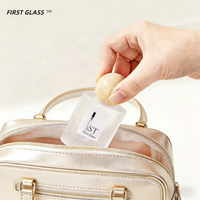Vente en gros de flacons de parfum en verre givré plat de luxe de 30 ml, flacon atomiseur de parfum rechargeable avec bouchon en bois