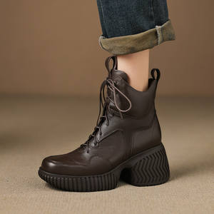 Botas de media pantorrilla de tacón grueso, impermeables y antideslizantes, de piel de vacuno de primera calidad, color liso, estilo retro, con cinturón decorativo, las más vendidas. - Product Image 3