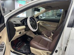 Auto Usado <span class=keywords><strong>Toyota</strong></span> <span class=keywords><strong>Yaris</strong></span> L <span class=keywords><strong>2014</strong></span> <span class=keywords><strong>Blanco</strong></span> 1.5G Automático a Bajo Precio, Vehículos Usados para Exportación - Product Image 5