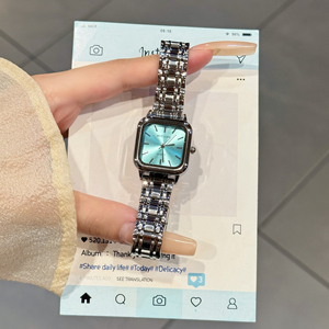 Fashionable Exquisite, Antique and Simple Women's <strong>Watch</strong> with square Glass Dial and Quartz Movement, High-quality 3ATM Waterproof - Product Image 1