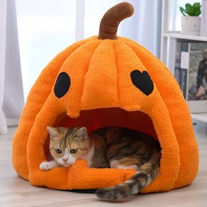 Cama Divertida para Mascotas con Diseño de Calabaza Navideña, Casa de Felpa Suave de Algodón PP, Cama de Lujo para Gatos y Animales Pequeños - Product Image 5