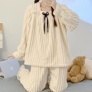 SAMWESTART <span class=keywords><strong>invierno</strong></span> grueso cálido franela pijamas mujeres Casual suelto grandes yardas grasa rayas terciopelo señoras ropa de casa traje - Product Image 2