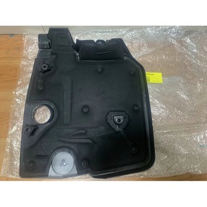 Cubierta de motor Mercedes-Benz 2640102400 negra atornillable para C260 E260 E300 GLC GLE M264 - Product Image 2