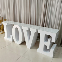Support de table en métal doré en acier inoxydable avec lettres LOVE en miroir pour présentation de desserts et gâteaux, idéal pour la décoration d'événements de mariage