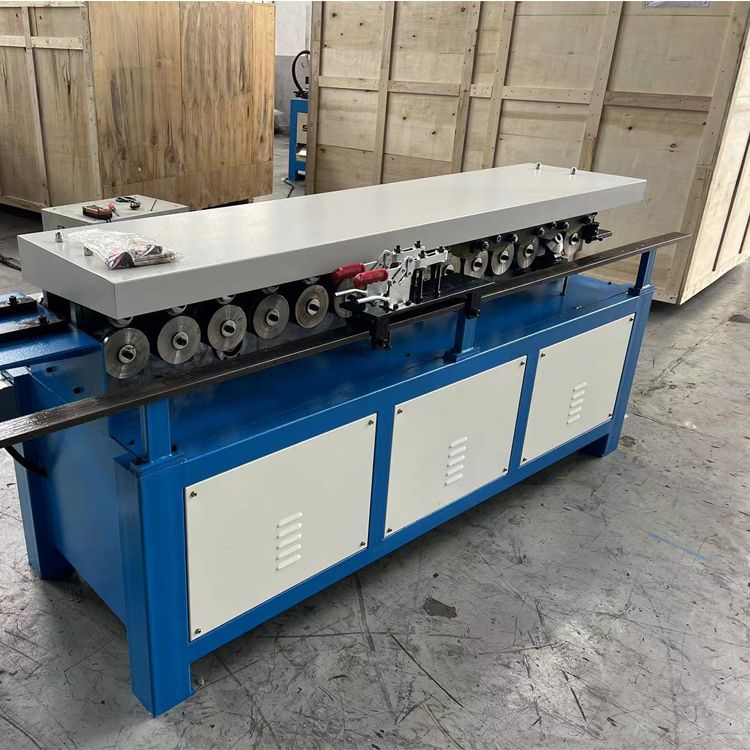 BOBO Machine tdf-12/15 galvanized sheet metal air duct tdf flange shown in a detail photo for this news article