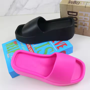 Sandalias planas de EVA informales con punta abierta y logotipo personalizado para mujer con estilo de <span class=keywords><strong>plataforma</strong></span> de plantilla de PVC de goma suave - Product Image 2