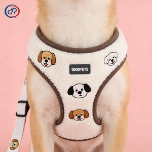 Arnés, Correa y <span class=keywords><strong>Collar</strong></span> para Perro Bordado de Lujo Personalizado OEM, <span class=keywords><strong>Collar</strong></span> y Correa Ajustables de Tela Sherpa Antitirones para Mascotas, Dispensador de Bolsas para Excrementos - Product Image 3