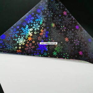Película Laminada en Frío Holográfica Transparente Autoadhesiva BOPP <span class=keywords><strong>de</strong></span> Alto Brillo Tamaño A4, Resistente a la Humedad, para Marcos <span class=keywords><strong>de</strong></span> Fotos Industriales - Product Image 4