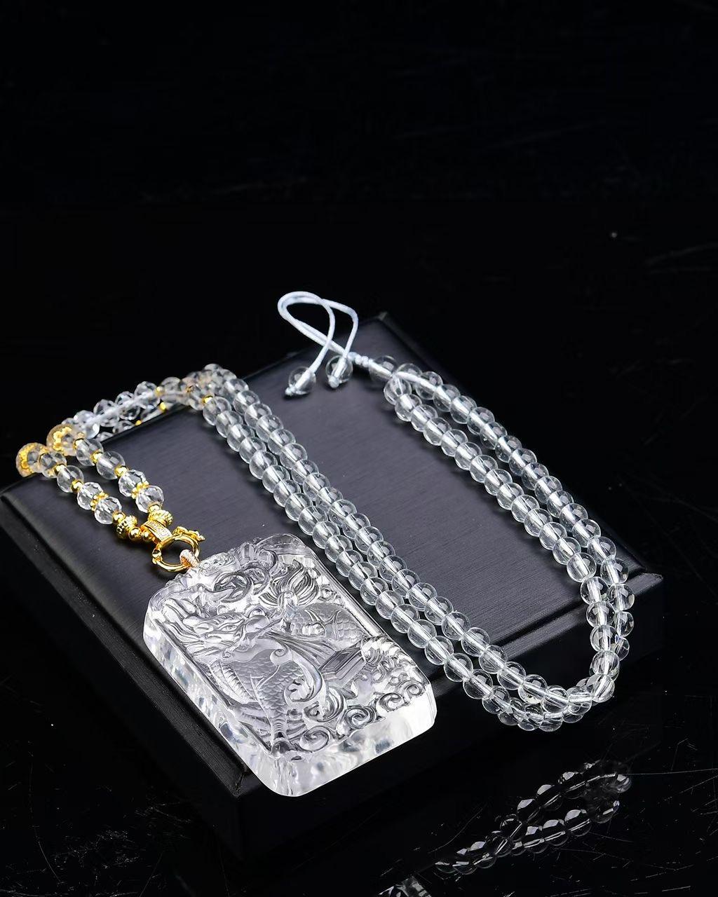 จี้คริสตัลสีขาว