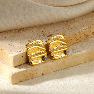 Boucles d'oreilles élégantes pour femmes en acier inoxydable 304, géométriques, tridimensionnelles, fleurs simples, bijoux quotidiens plaqués or véritable 18 carats - Product Image 4