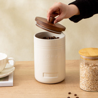 Bocal de rangement en céramique avec lettres simples personnalisées avec couvercle en bois pour la maison cuisine sel poivre thé peut stockage conteneur alimentaire idée cadeau