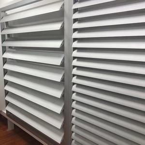 Lames de persiennes verticales extérieures en alliage d'aluminium à profil d'aile, personnalisées pour bâtiments, avec lames à lamelles solaires - Product Image 2